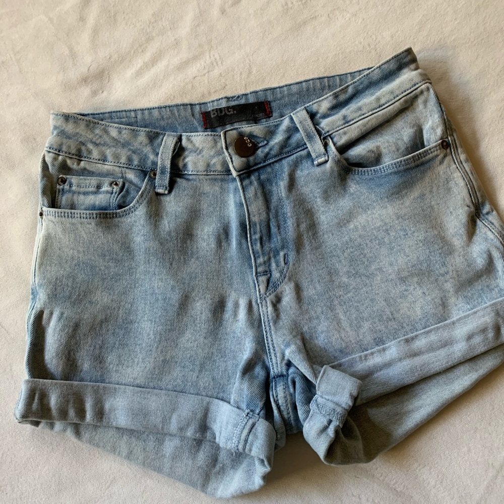 UO BDG. Denim Shorts 27